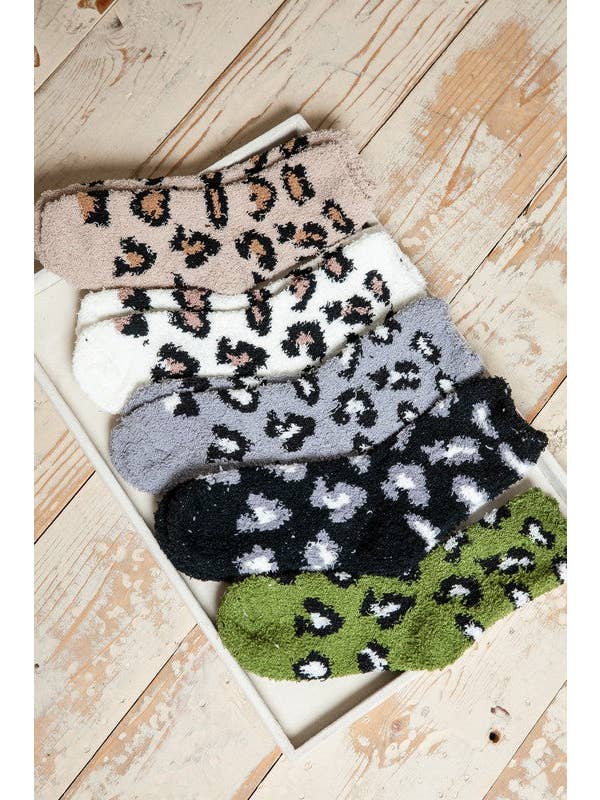 JOSSLYN by wall to wall - Wholesale Socks - Women's - WARM CORAL FLEECE PLUSH ANIMAL FUZZY SOCKS | 40S02045