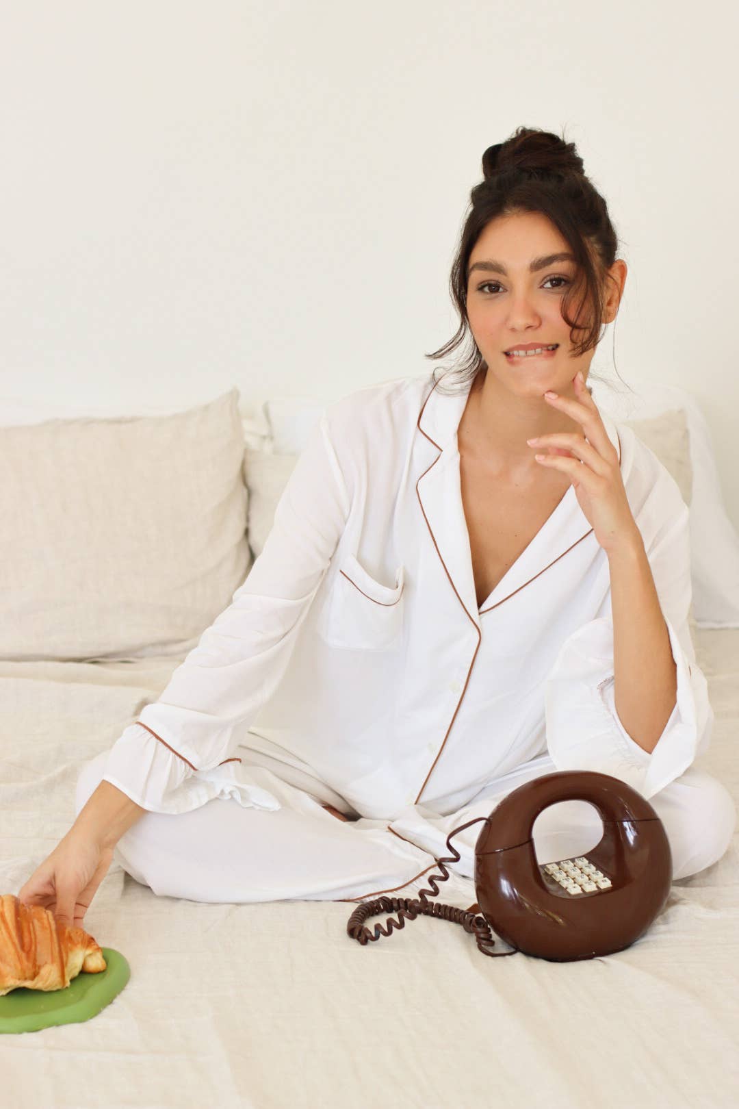 Carolina Benoit – wholesale Sleepwear set – Women's – Bamboo Pajama With Ruffle - White With Brown Lounge relax12