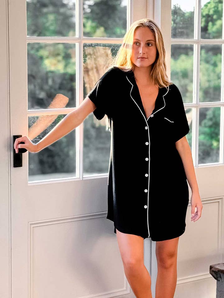 Camicia Belle Night nera per la vendita all'ingrosso da parte di Deshabille