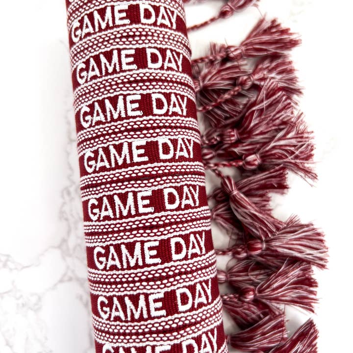 Savvy Bling – wholesale Vävt/flätat armband – Bourgogne Maroon Game Day broderat armband