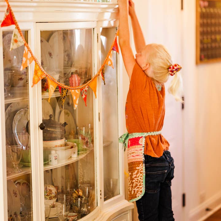 Asha Project - Wholesale Bunting/Garland - Saree Mini Triangle Banner0