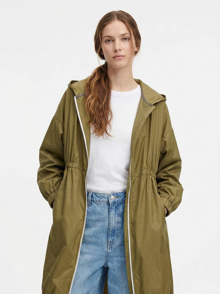 PARKA SATINATA CON CAPPUCCIO per la vendita all'ingrosso da parte di KZELL PARIS