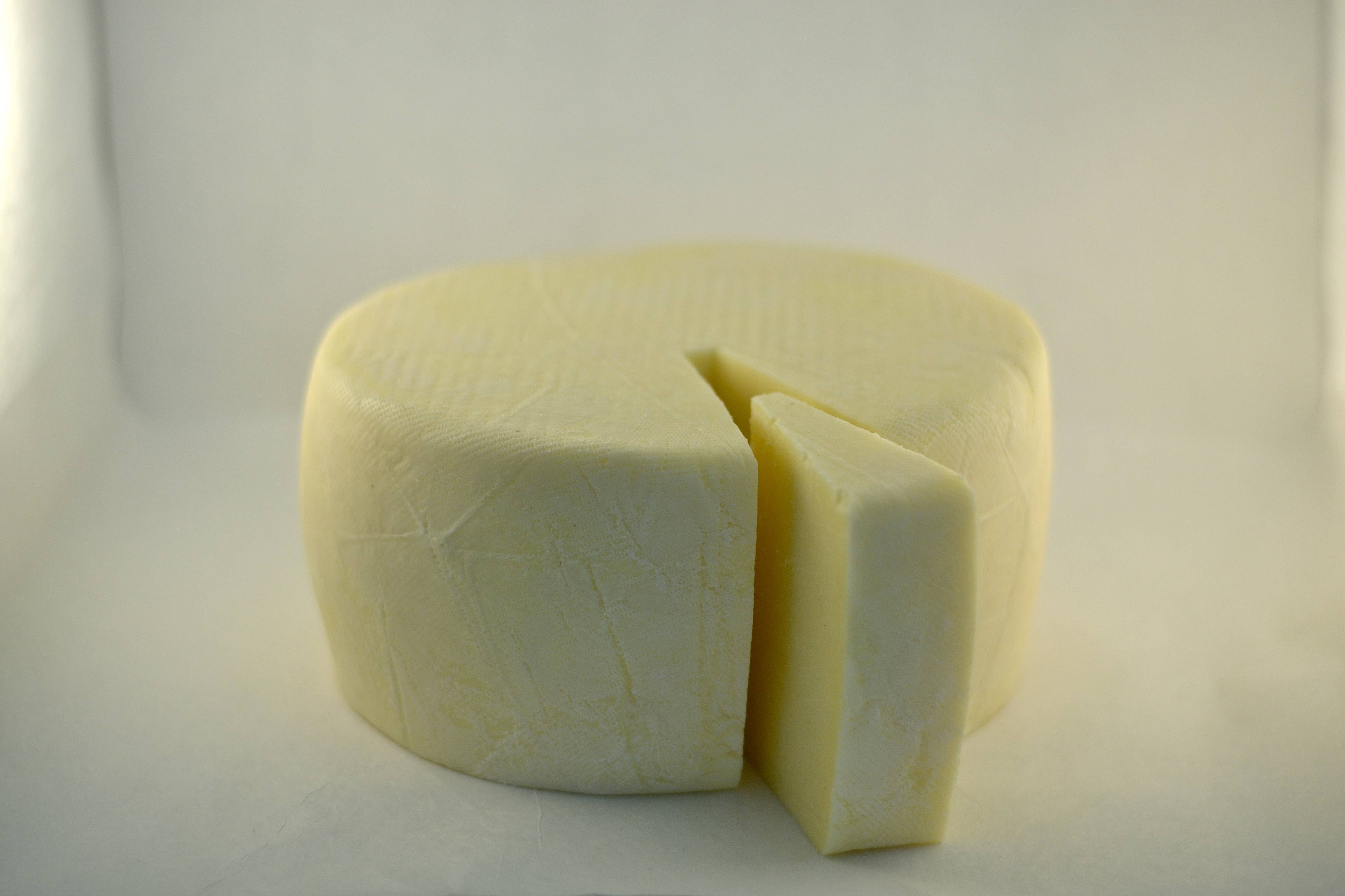 Round Table Farm - Wholesale Cheese - Sunny Jack Cheese1