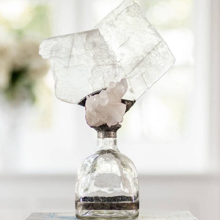 Bouteille Selenite S Geode pour la vente par Jamie Dietrich Designs
