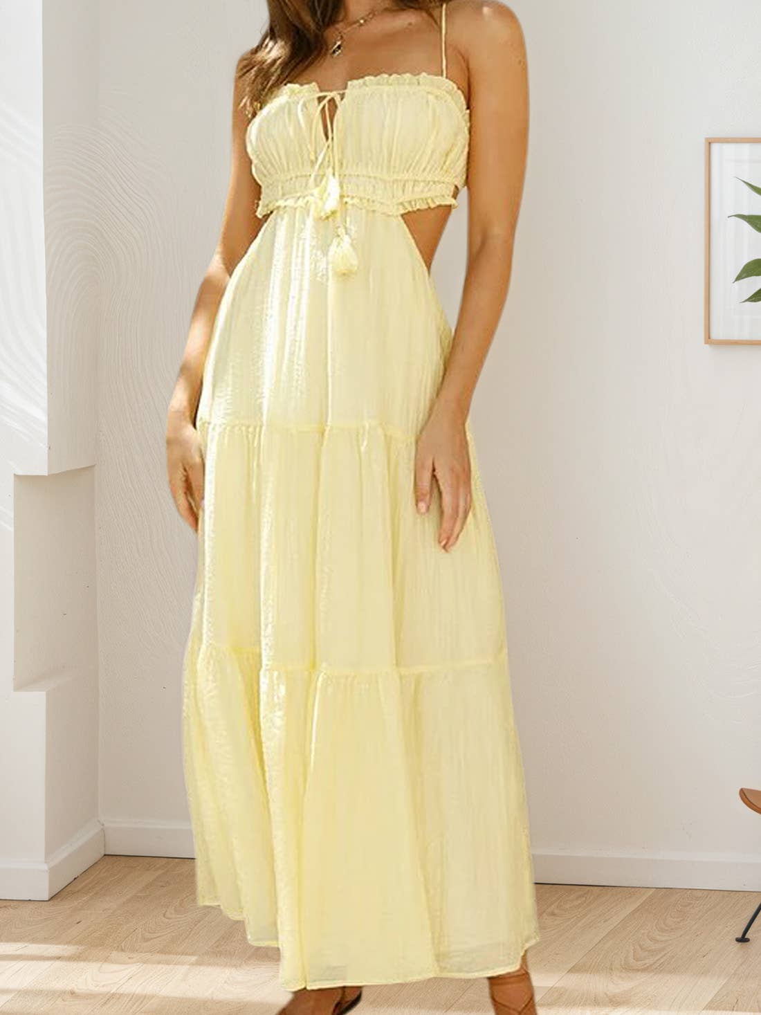 Ulivary – wholesale Klänning - Dam – Ulivary midi-klänning med utskuren fyrkantig urringning och tunna axelband0