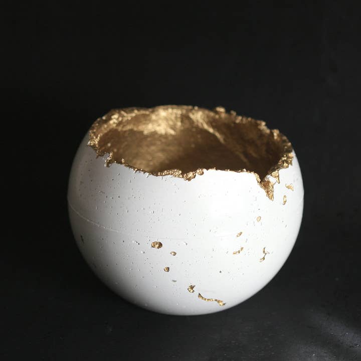 Kaiko Studio - Wholesale Decorative tabletop object - White Concrete Decorative Sphere | Concrete Planter5