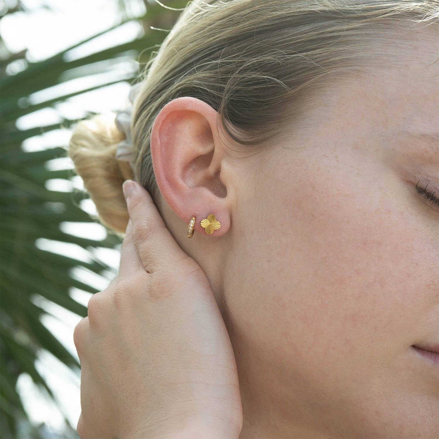 WJW - Wholesale Stud/Post Earrings - 18K Gold PVD Stainless Steel Clover Stud Earrings4