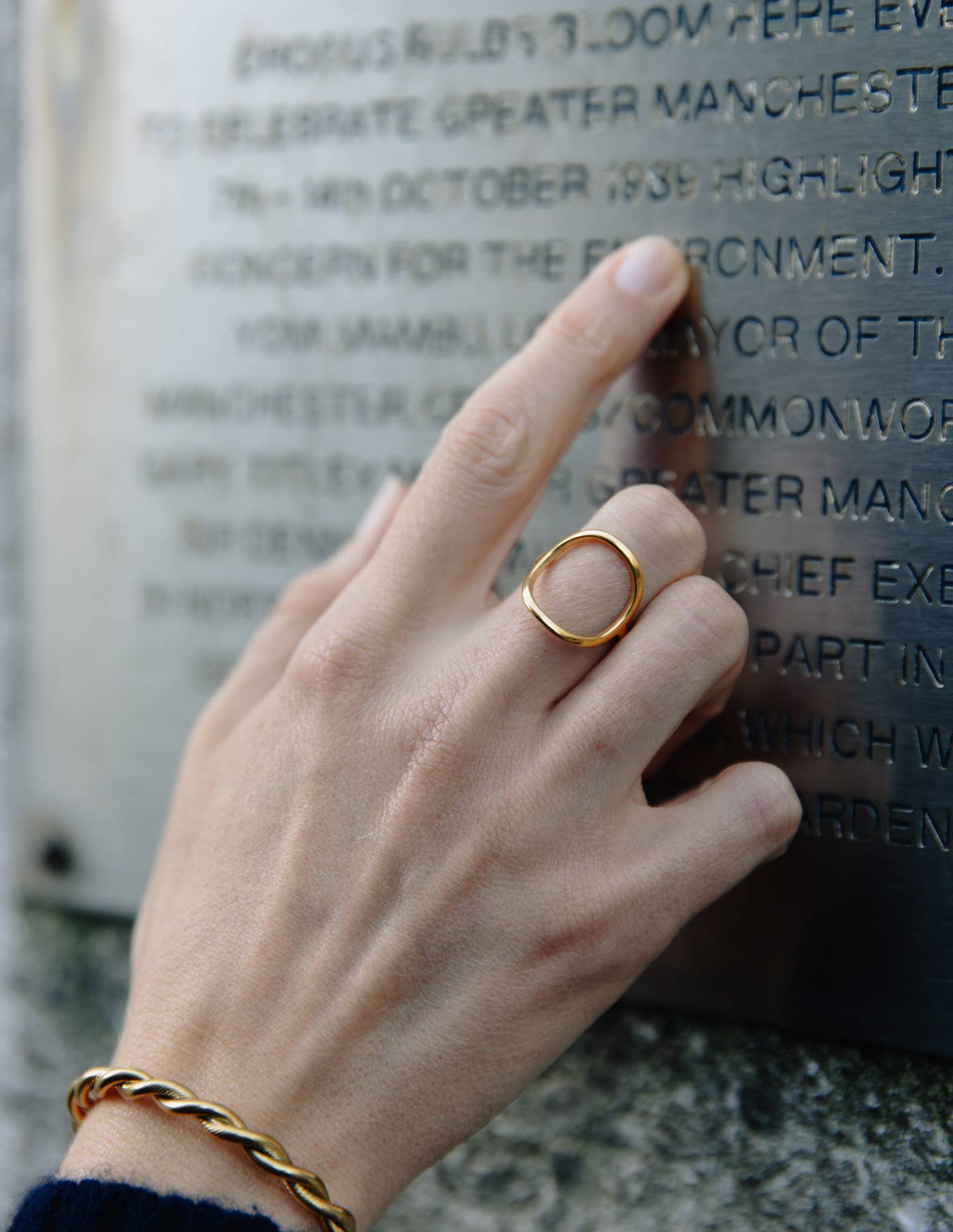 Nordic Muse – wholesale Band/stacked ring – Gold Abstract Circle Ring, Waterproof2