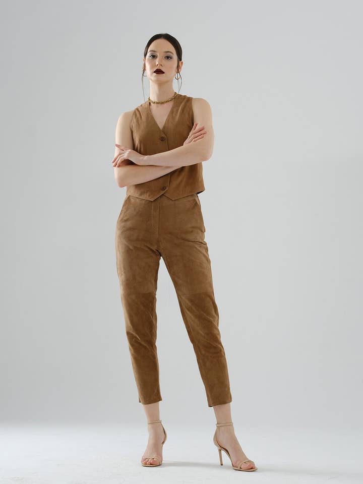 Pantaloni in pelle scamosciata a gamba dritta – Marrone per la vendita all'ingrosso da parte di DUE2store