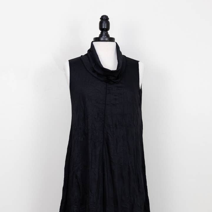 Robe froissée noire VENTE D'AUTOMNE pour la vente par Vine Street Apparel