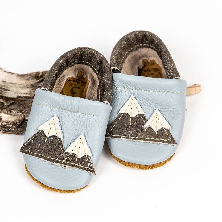 Bottines et chaussures pour tout-petits en cuir Powder Mountains pour la vente par Starry Knight Design