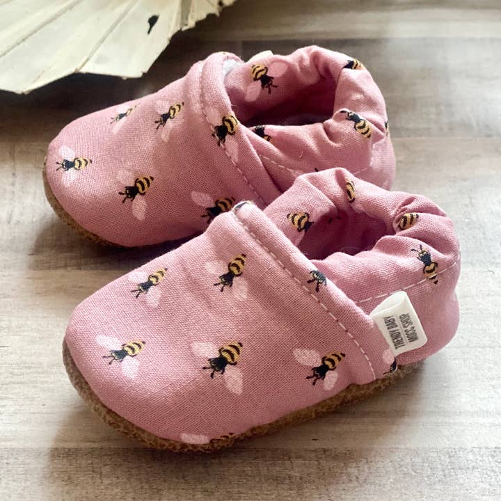 Mocasines para bebé Pink Bees para venta al por mayor de Trendy Baby Mocc Shop