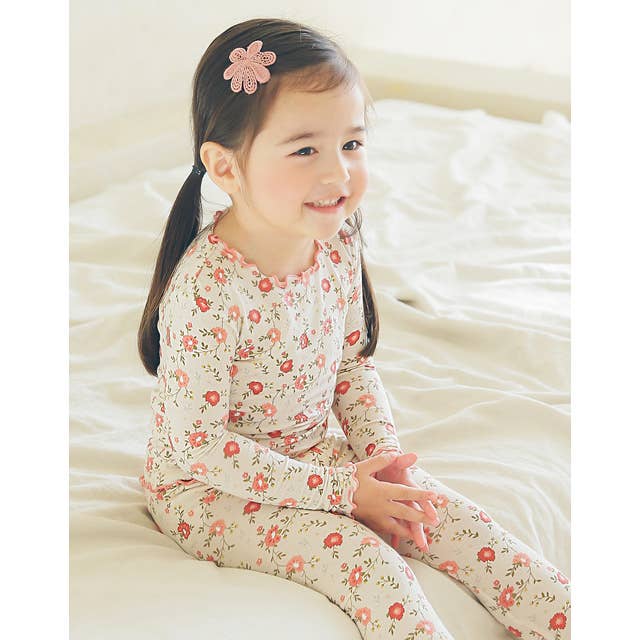 Pyjama à manches longues en modal froncé à fleurs rouges pour la vente par Vaenait Baby