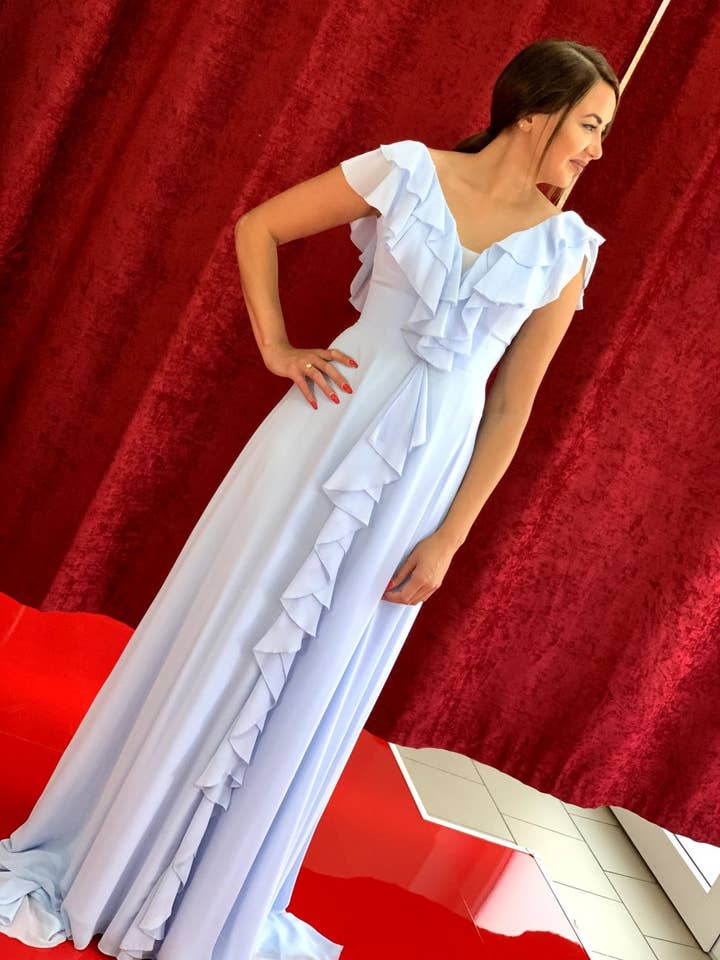 Robe élégante avec volants et ligne A fluide / FK3218 pour la vente par Lamia Braut- und Abendmode bu Aynur