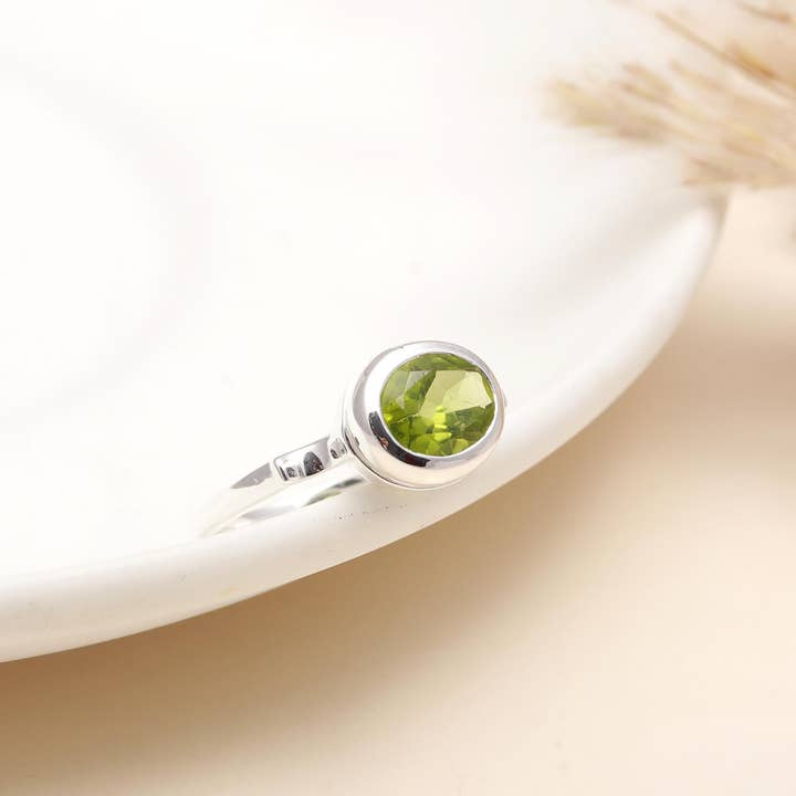 925 Silver Peridot Solitaire Ring and other Purchase Wholesale ring setting without stones. Free Returns & Net 60 Terms on Faire trending on Faire.