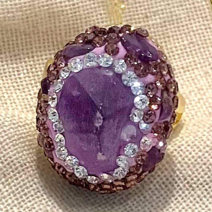 ISANA DRUSA AMETHYST RING - Adjustable ring with NATURAL AMETHYST and brass metal galvanized and gold rhodium plated for wholesale by Atisha Spiritual Shop