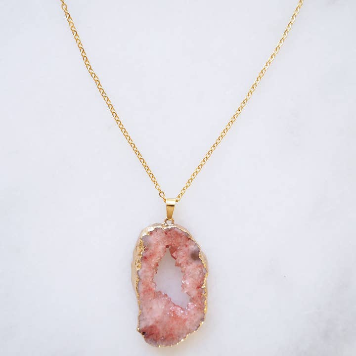 Tuuli Stones - Wholesale Pendant/Charm Necklace - Coral Druzy Sprinkle Necklace for Vitality & Joy1