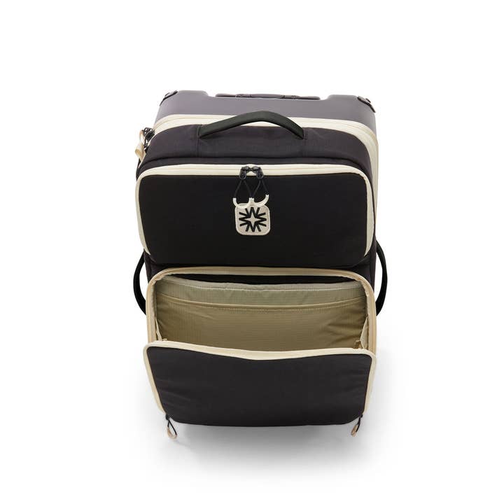 Walker Family goods - Wholesale Luggage - Avi Roller Black9