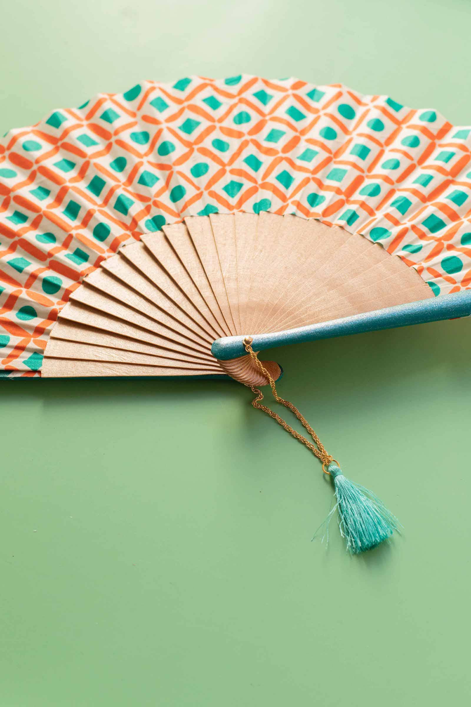 Kanela Fans - Wholesale Handheld Folding Fan - Mia fan2