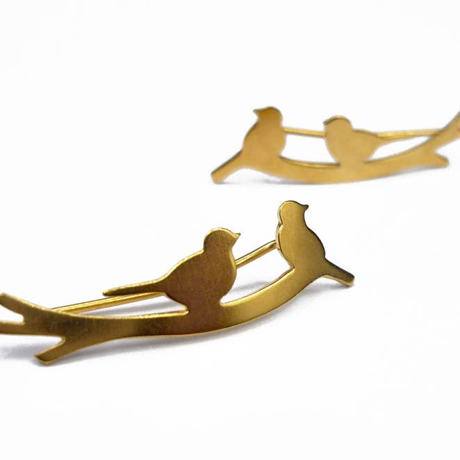 Goldene Ohrringe Klettervögel für den Großhandel von A PART BIJOUX