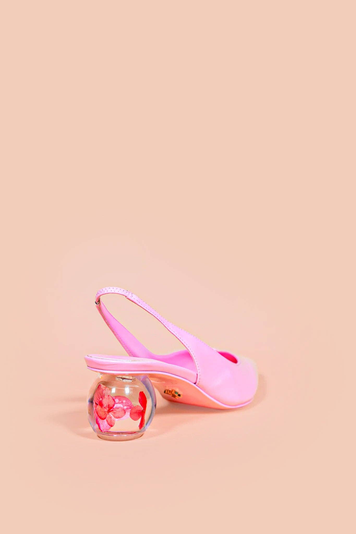 She is Cheval - Wholesale High Heels - Women's - Court Me (Almost Perfect)2