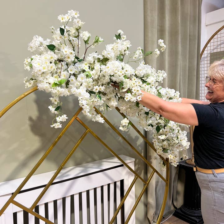 IVY CRUZ - Wholesale Artificial Flowers - White Flower Garland, Artificial cherry blossom garland