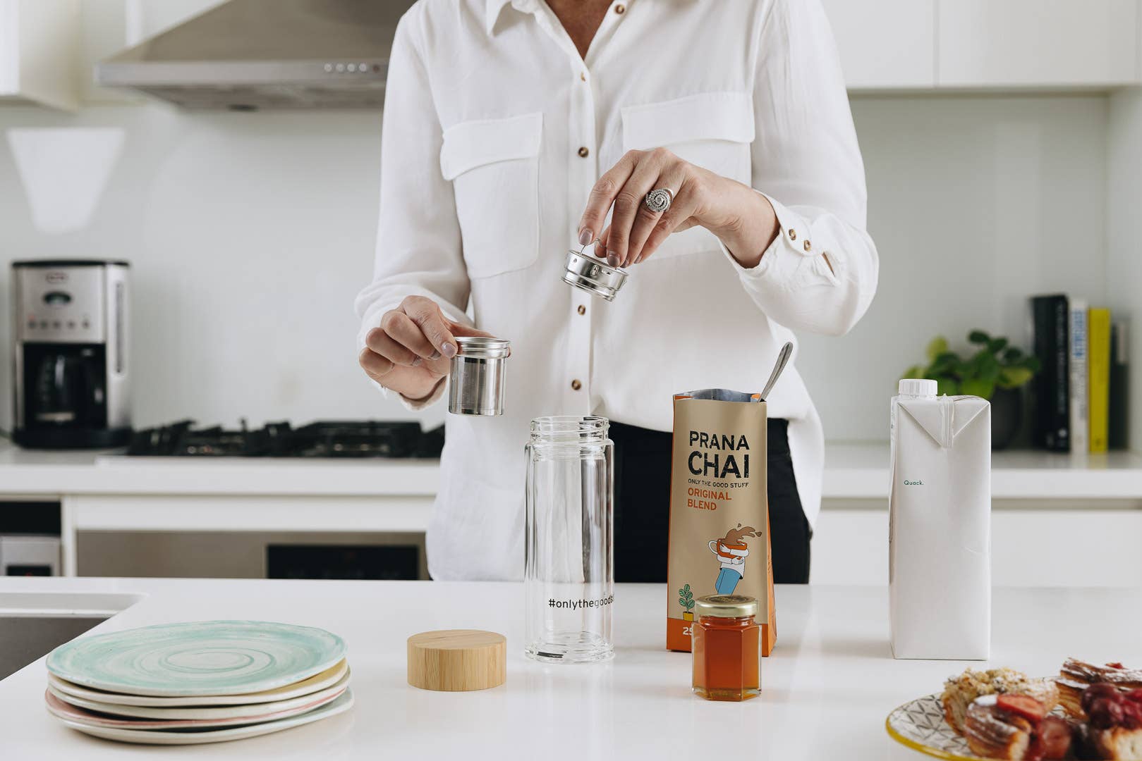 Prana Chai - Wholesale Tea Strainer/Infuser - Prana Chai Double-Wall Insulated Glass Cold Brew Infuser3