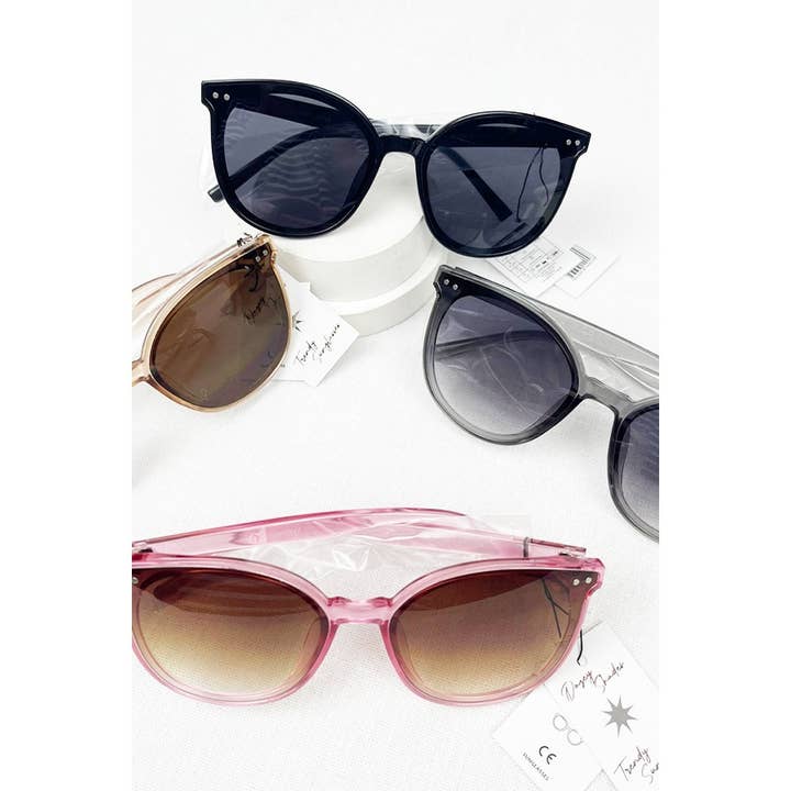 MIX COLOR Julie Fashion Shades Sunglasses for wholesale on Faire