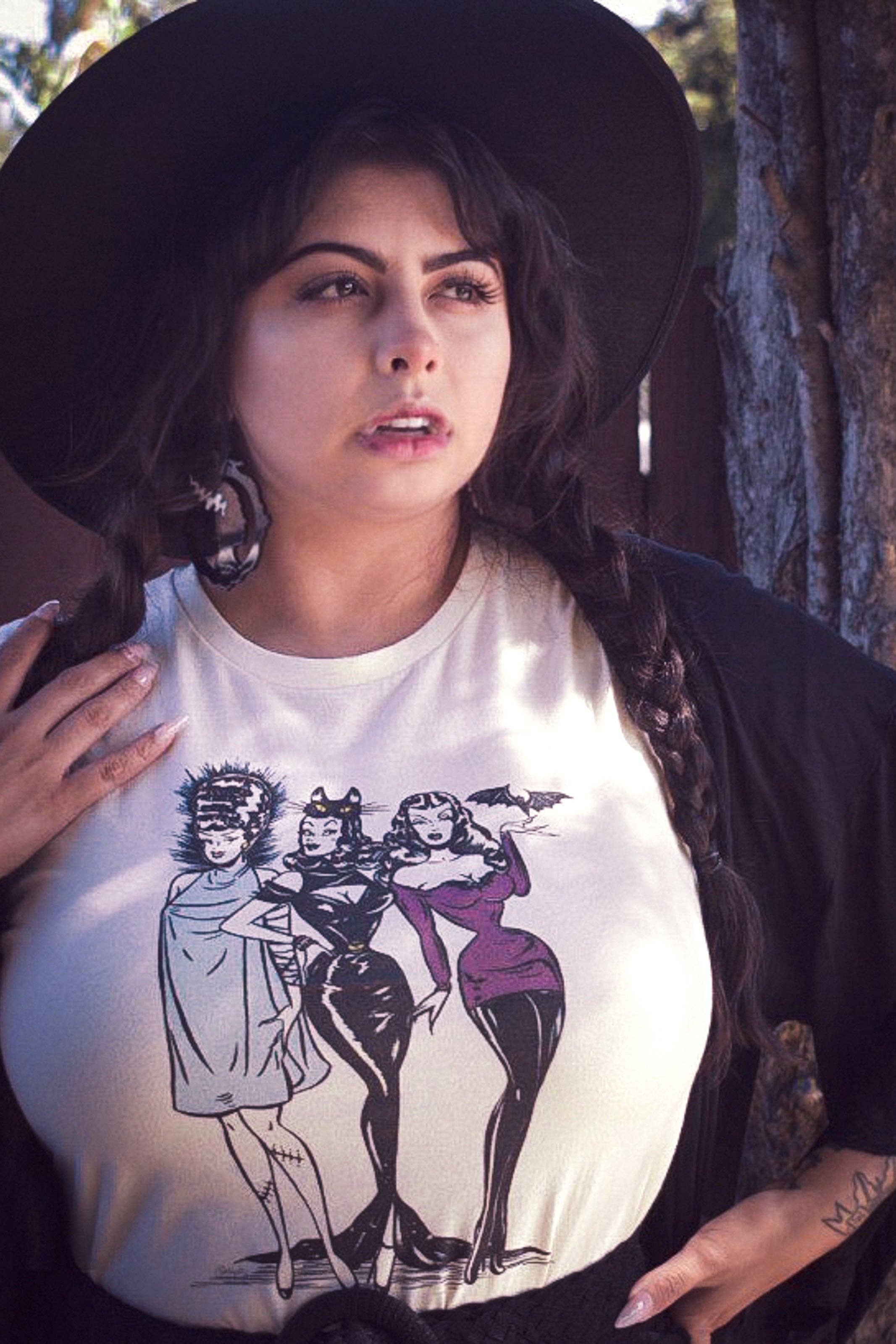 Mischief Made - Wholesale T-shirt met print - Dames - T-shirt met pasvorm van The Ladies Who Lunch in ivoor1