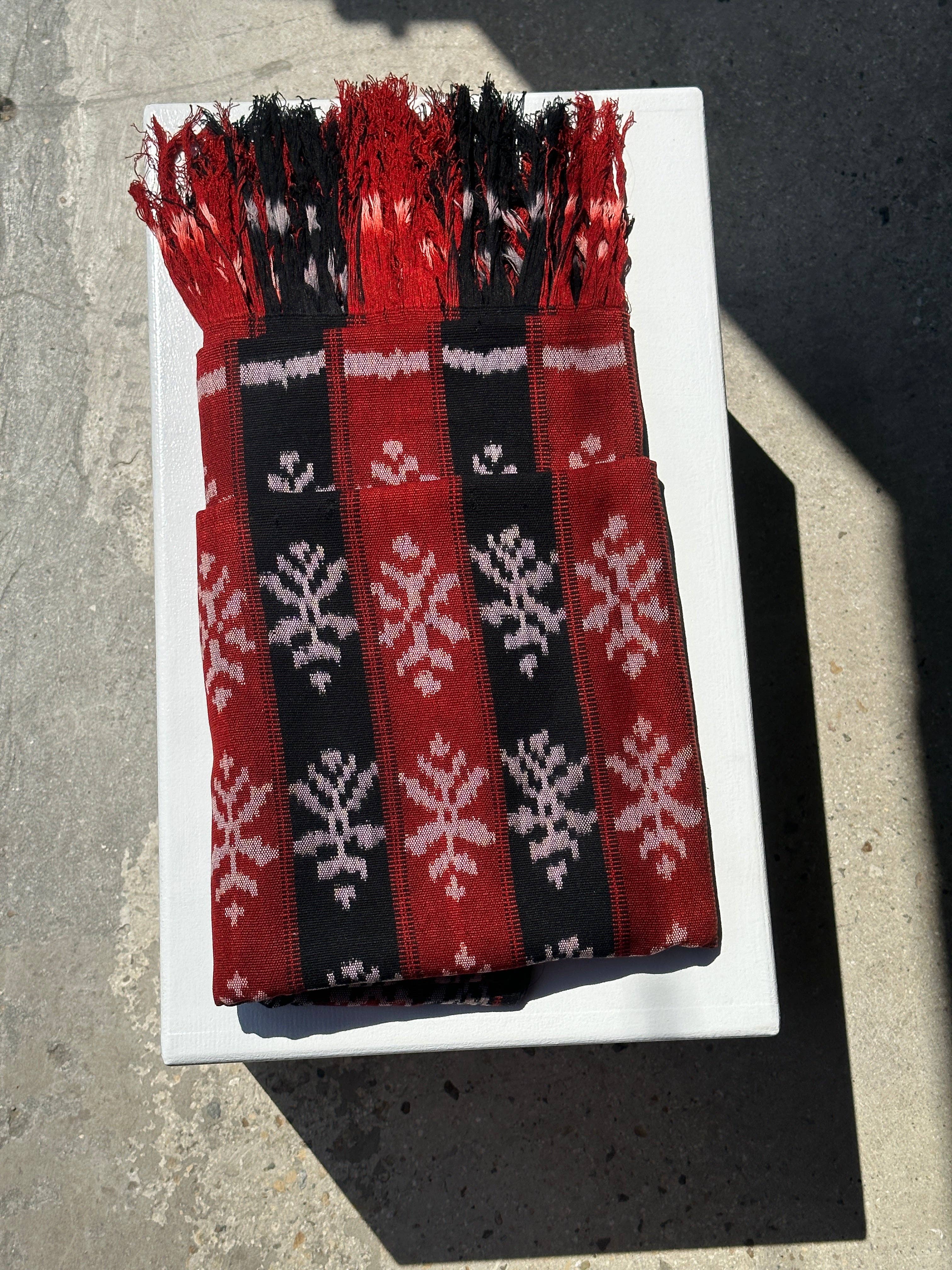 Office Objets - Wholesale Coverlet - Ikat, traditional Indonesian fabric from the island of Savu (Timor) red and black 2m25x7512