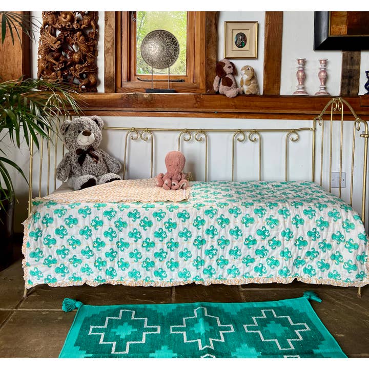 Trapunta reversibile per bambini Octo Turquoise Blockprint per la vendita all'ingrosso da parte di FARO