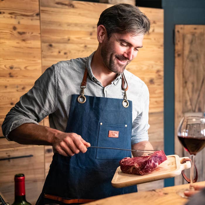 PrimeCuts - Wholesale Apron - BBQ Apron “AUBRAC”1