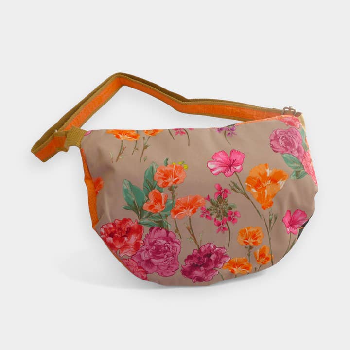REFISHED fair fashion – wholesale Belt bag – Women’s – BUM BAG XL | Upcycled fanny pack in orange3