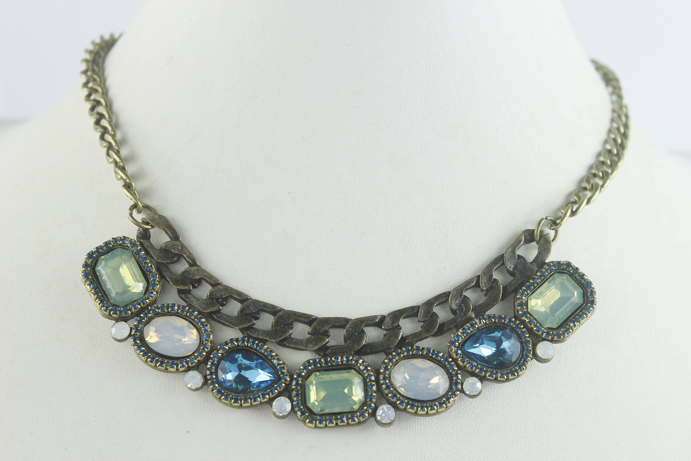 Ole - Wholesale Pendant/Charm Necklace - Crystal Necklaces N22661