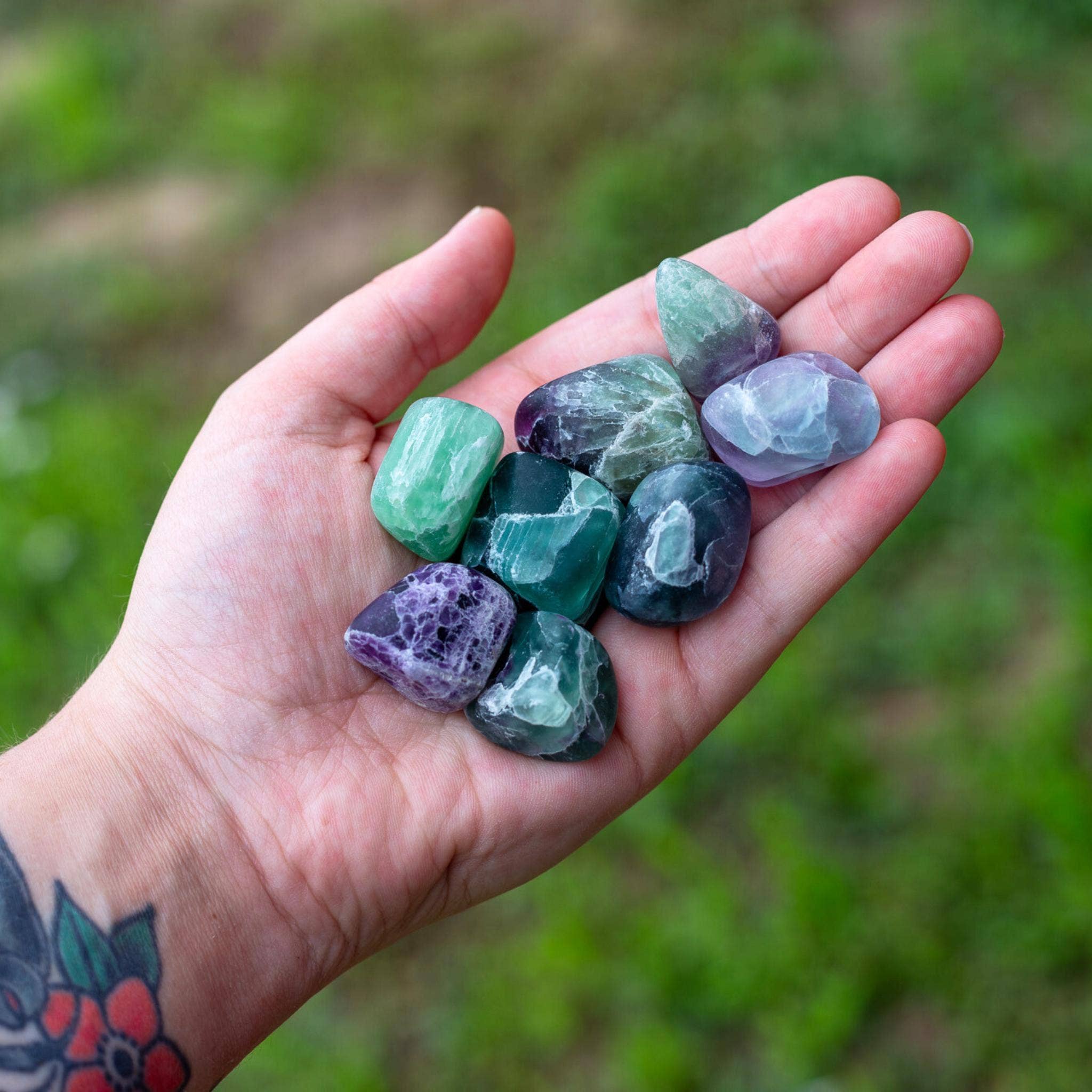 Down To Earth - Vente Pierre et cristal de spiritualité - Fluorite dégringolée. 1 livre.1