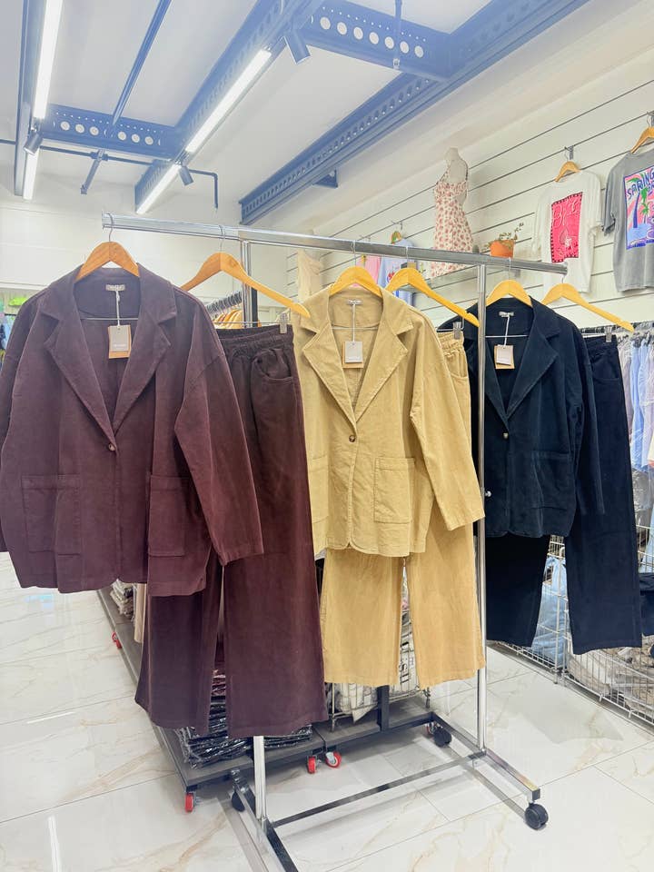 Cord-Sakko mit Kerbkragen in regulärer Passform für den Großhandel von Chilli Girl Collection