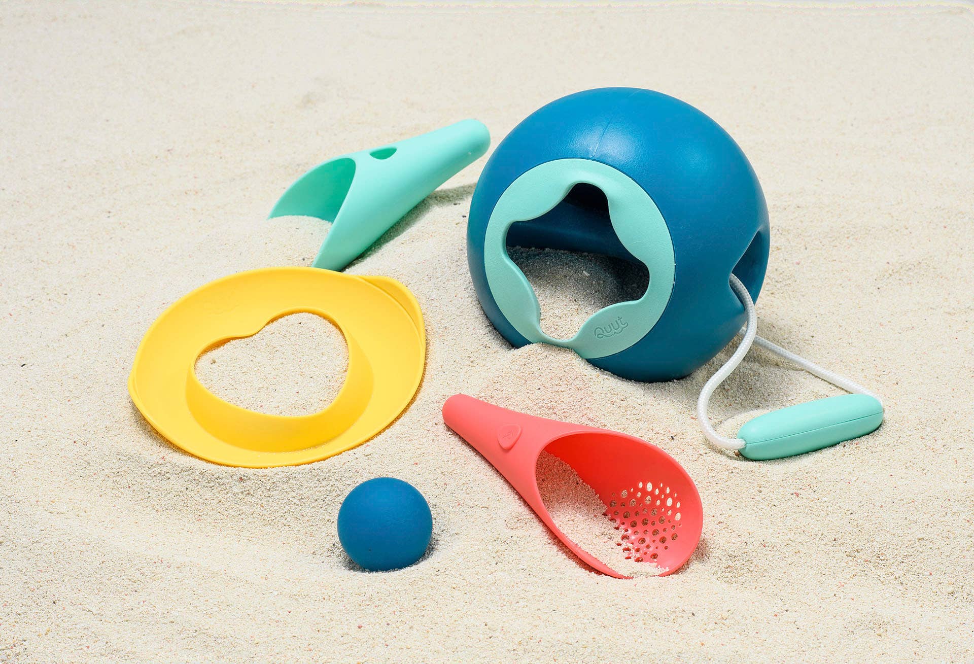Quut Toys - Wholesale Beach/Pool Toy - Kids & Baby - Quut Beach Set -  Mini Ballo, Cuppi and Magic Sand Shape3