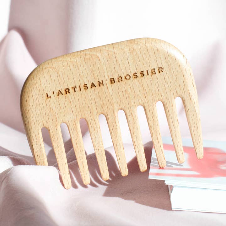 Peigne Afro en bois de hêtre pour la vente par L’Artisan Brossier