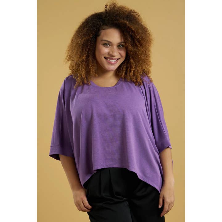 PLUS STORLEK OVERSIZE HI LO FÅLL STICKAD TOPP för wholesale av Curve Market