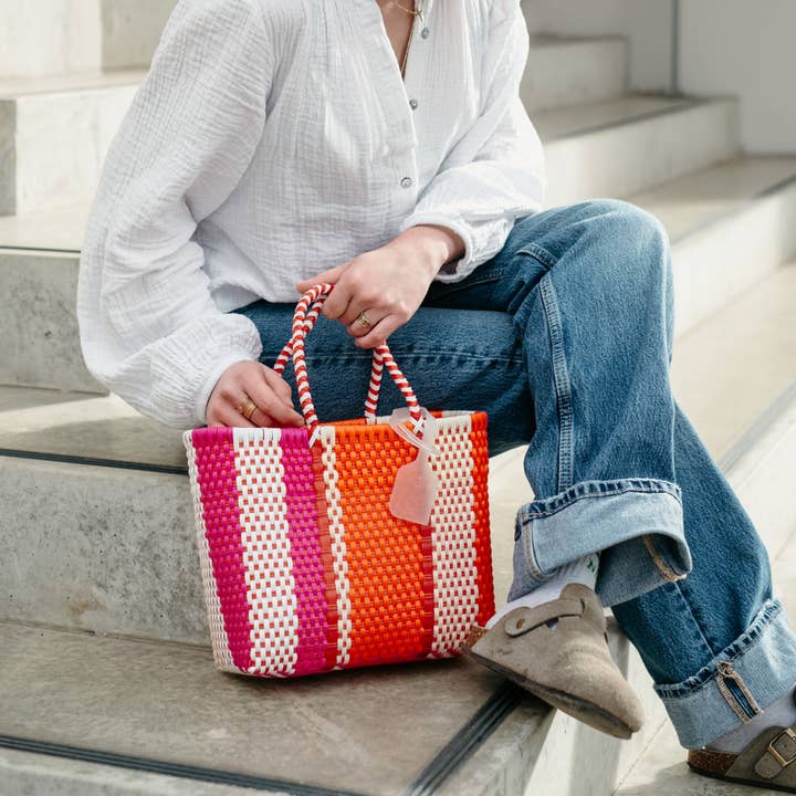 PÜP – wholesale Beach bag – Small multicolored red recycled plastic basket HANDMADE2