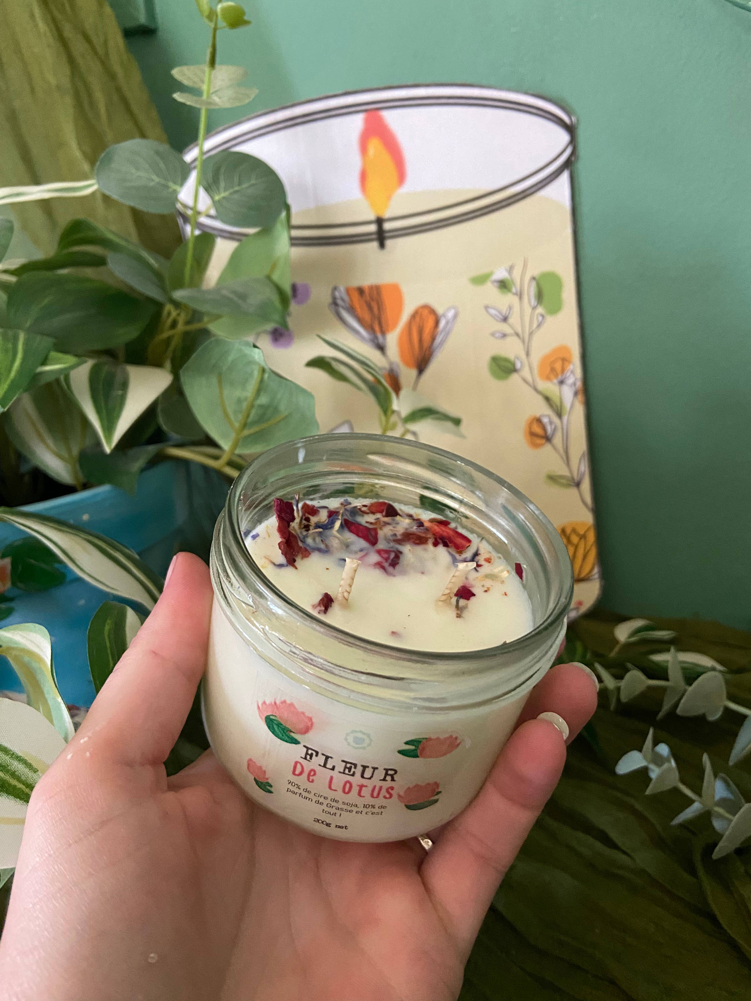 Lilium Blanc – Vela em jarro/copo por atacado – Vela Flor de Lótus em cera de soja & pétalas de flores