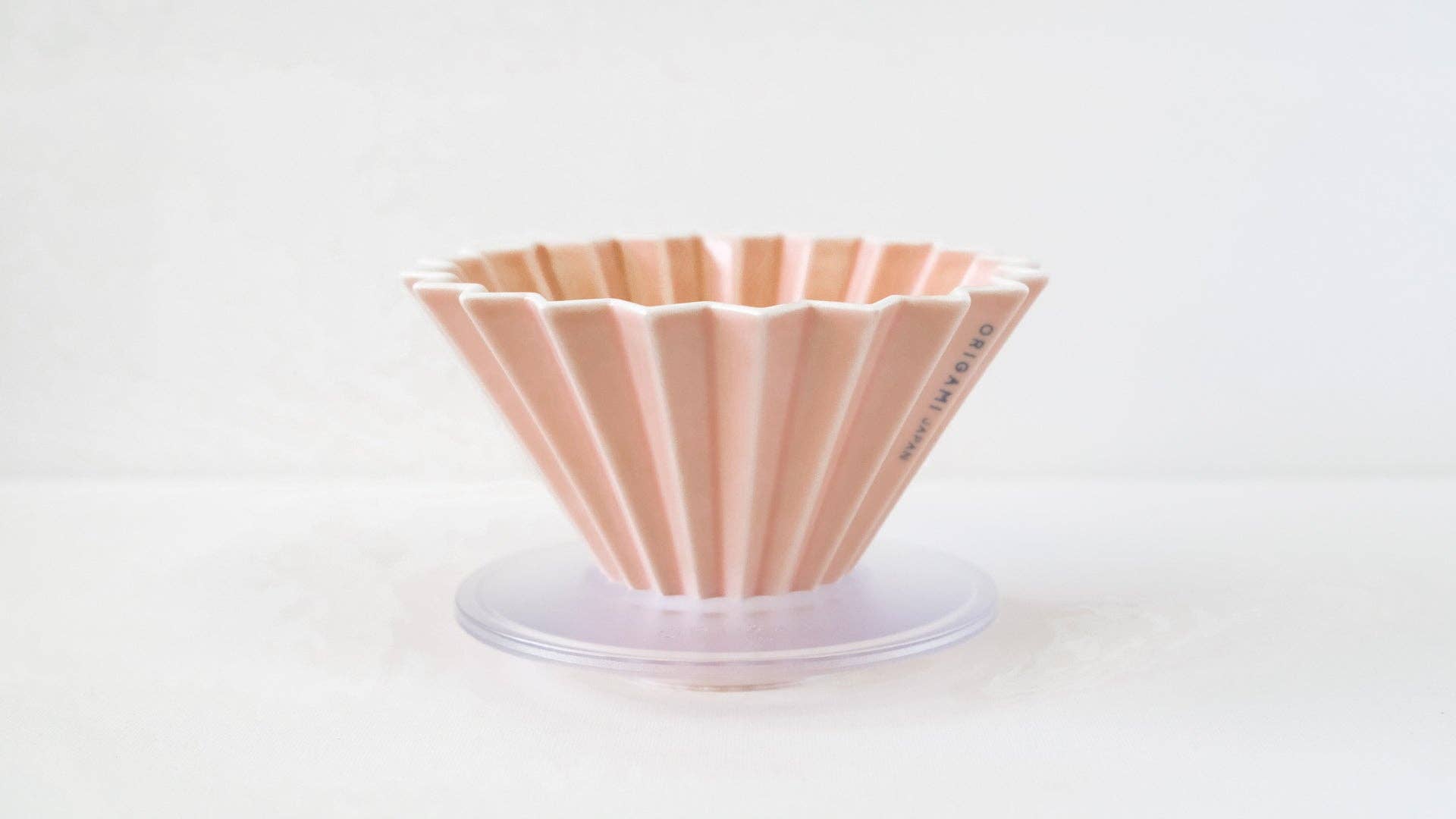 Slow Pour Supply - Wholesale Pour Over & Dripper - ORIGAMI Dripper - Medium for 1-4 Cups Brew9