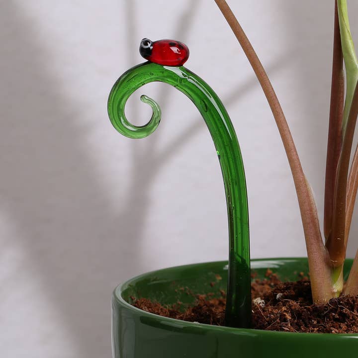 Glazen lieveheersbeestje, bloempotornament, lieveheersbeestje decor voor wholesale door Adamodart