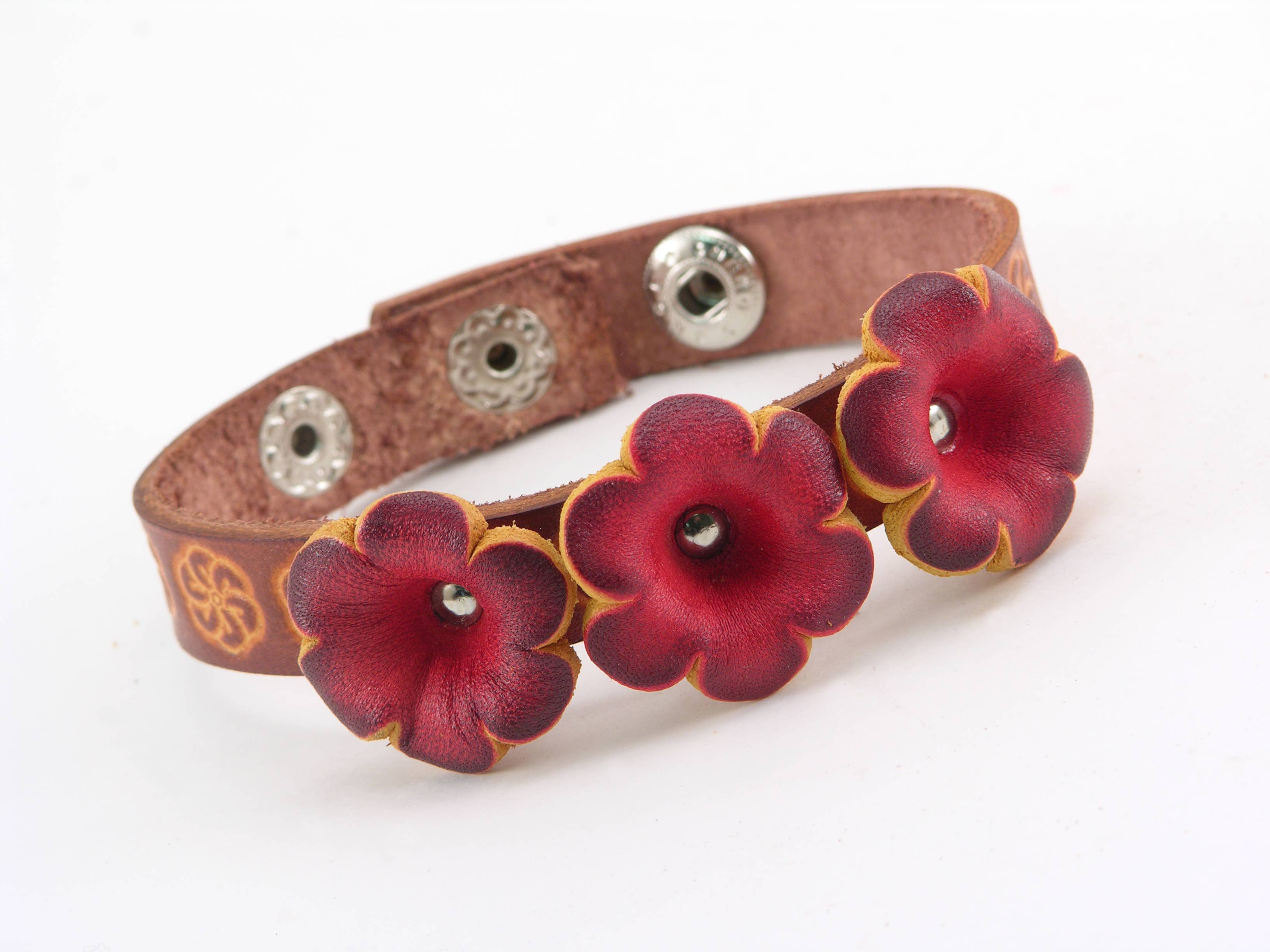 Sunflower Handmade leather inc – Großhandel Armreif – Handgefertigtes Lederblumenarmband - BR024