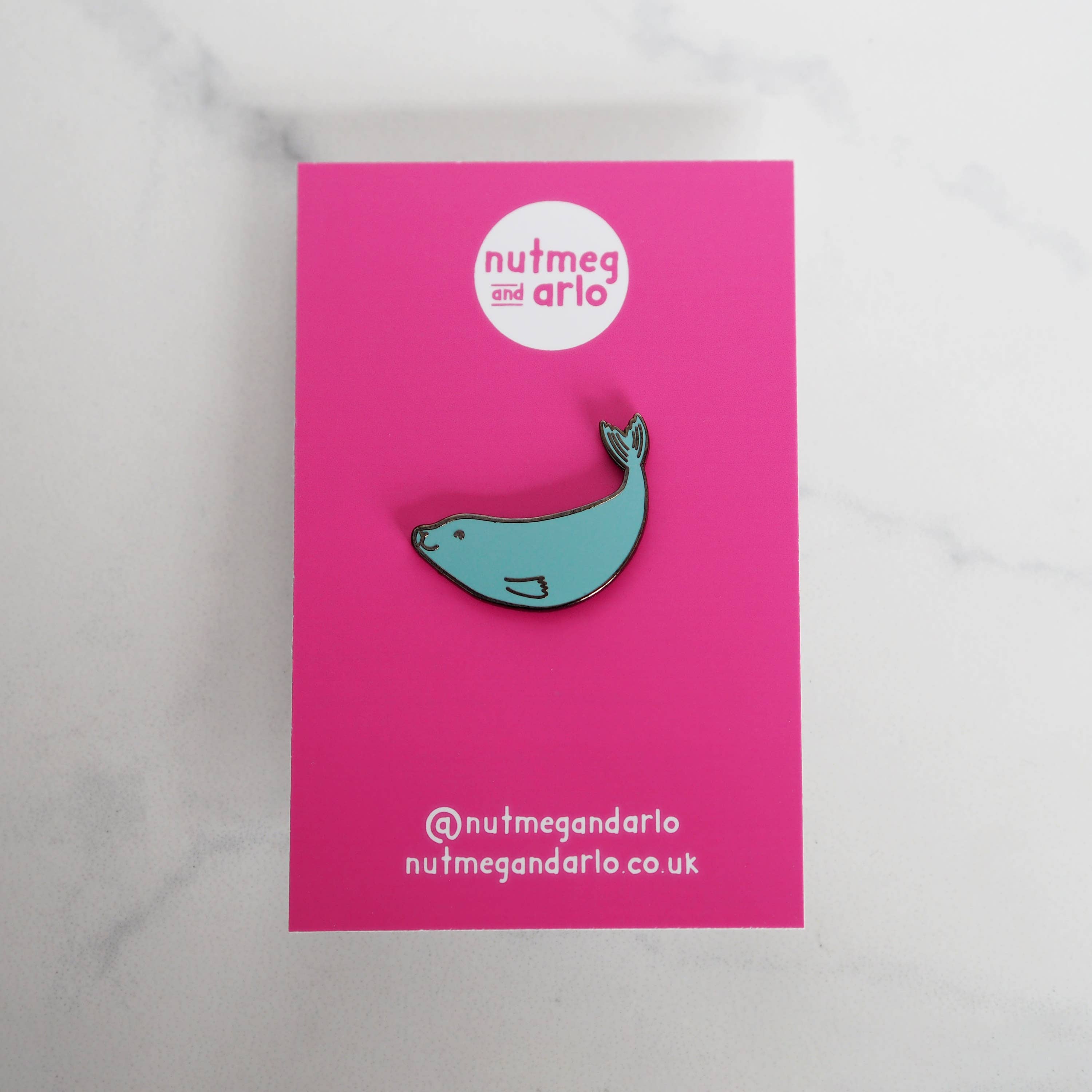 Nutmeg and Arlo - Vente Épinglettes/boutons - Goupille en émail de natation3