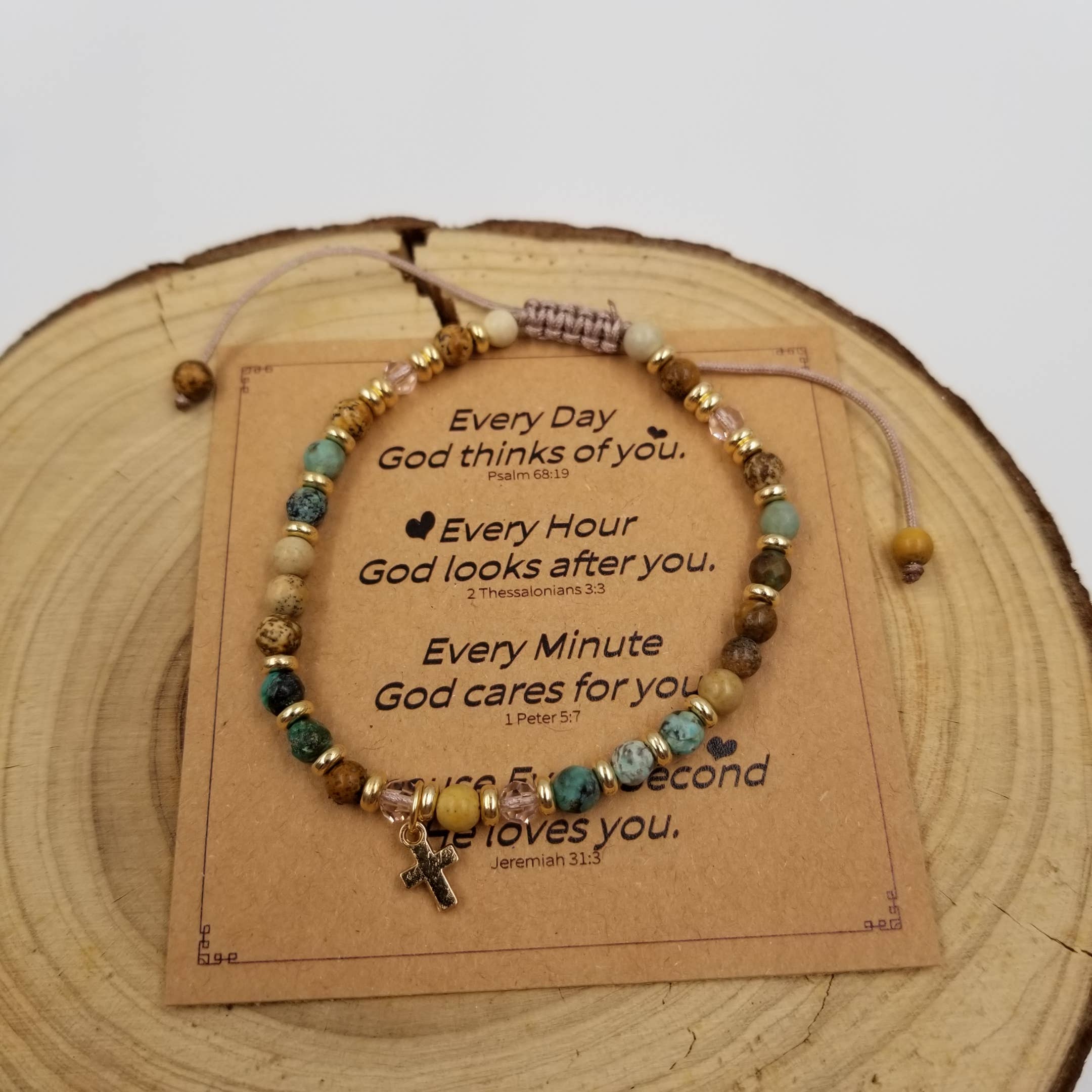 CHAKRA JEWELRY – wholesale Pärlarmband – Mini korsarmband med naturliga stenar och välsignelsekort0