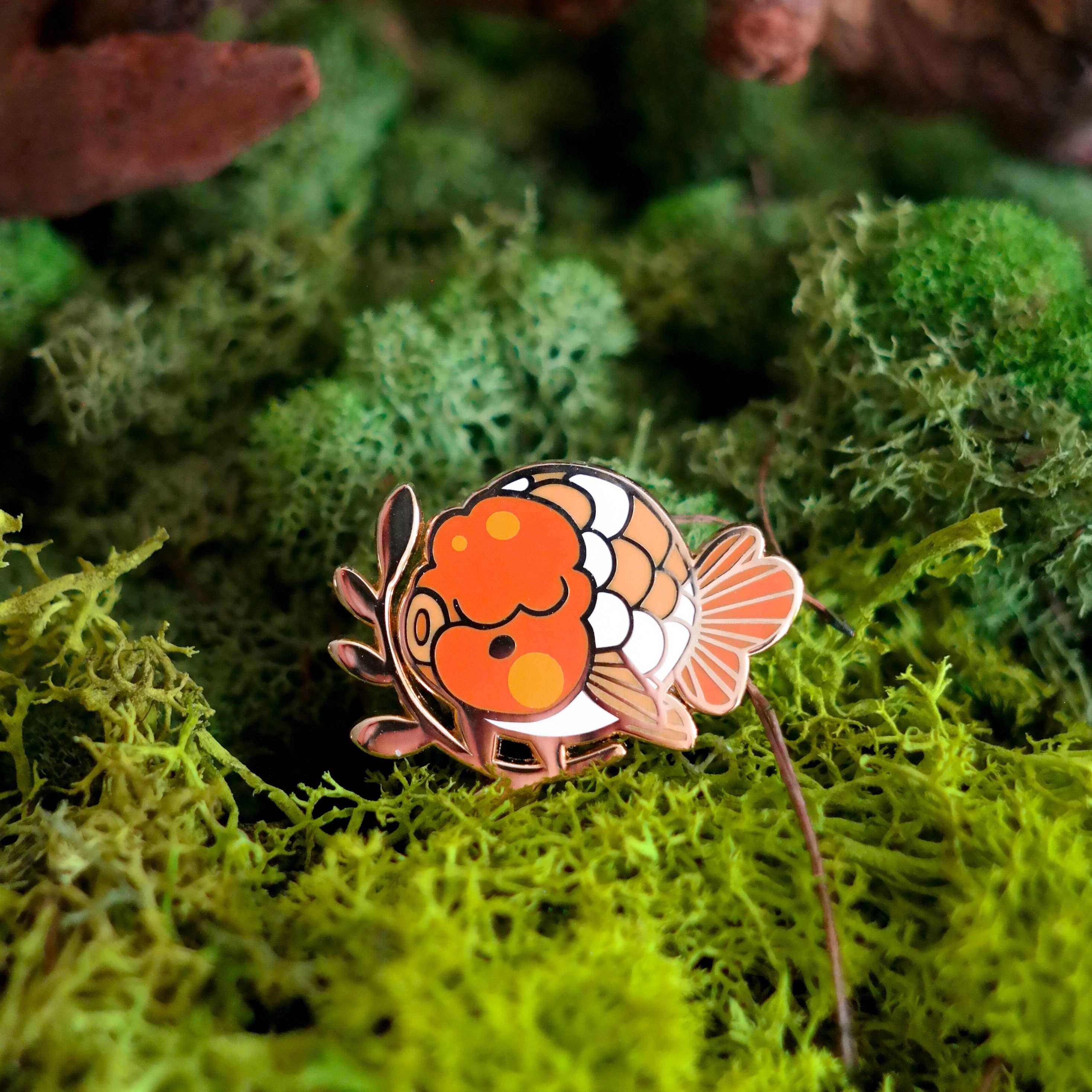 Thousand Skies - Wholesale Lapel Pin/Button - Enamel Pin - Fancy Goldfish - Golden Ranchu1