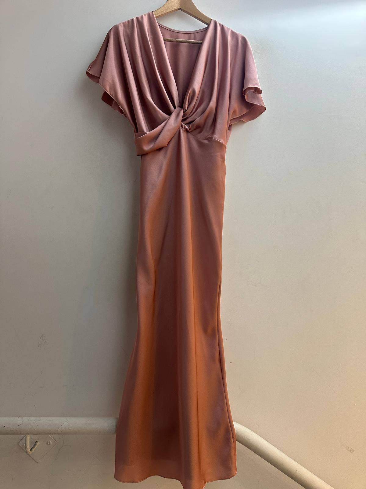 LORIANE - Wholesale Jurk - Dames - LORIANE satijnen lange jurk in één maat 34-389