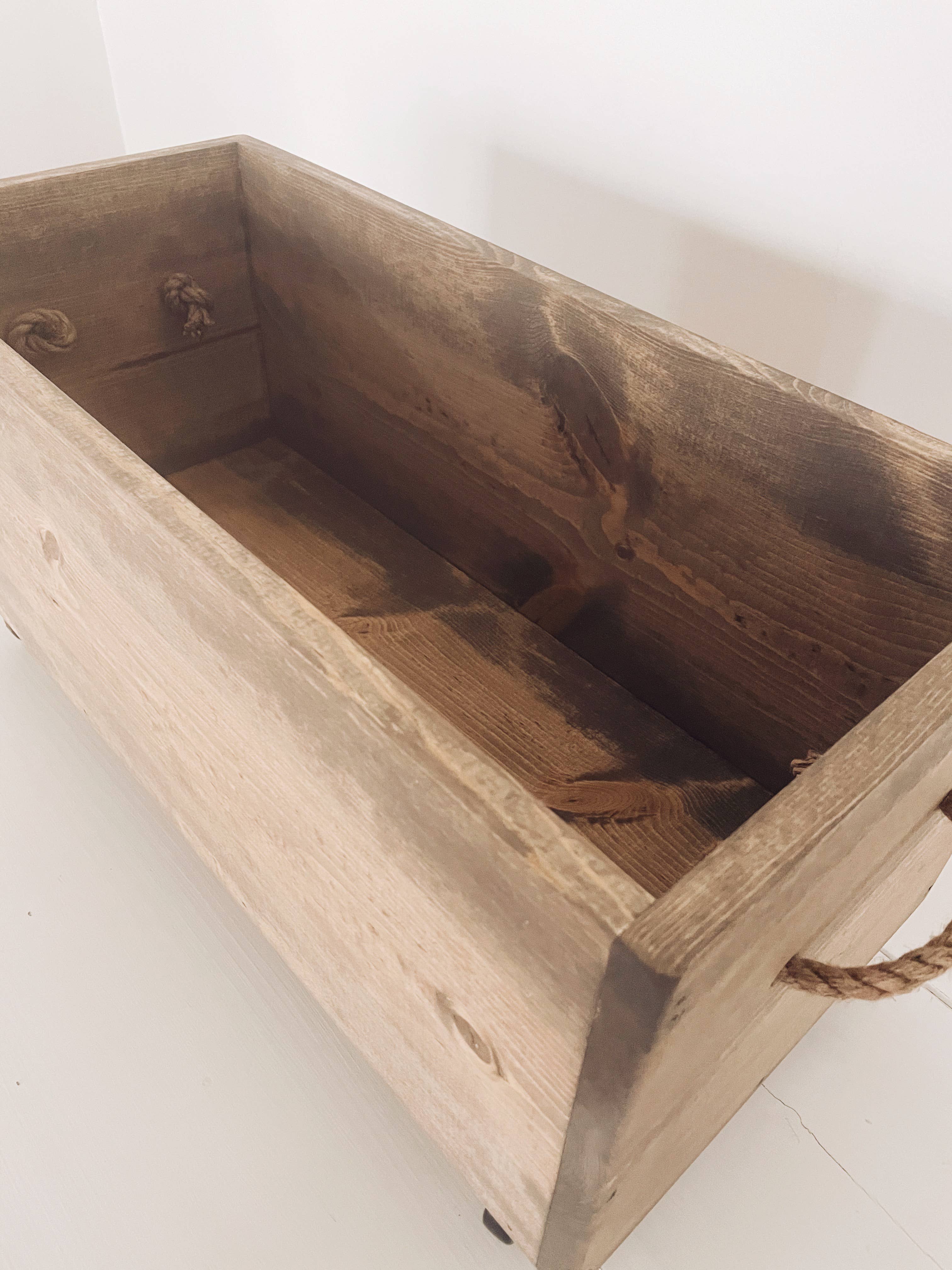 Rustiek – Großhandel Spielzeugkiste – Kind & Baby – Rustiek Spielzeugkiste aus Scheunenholz auf Rollen2