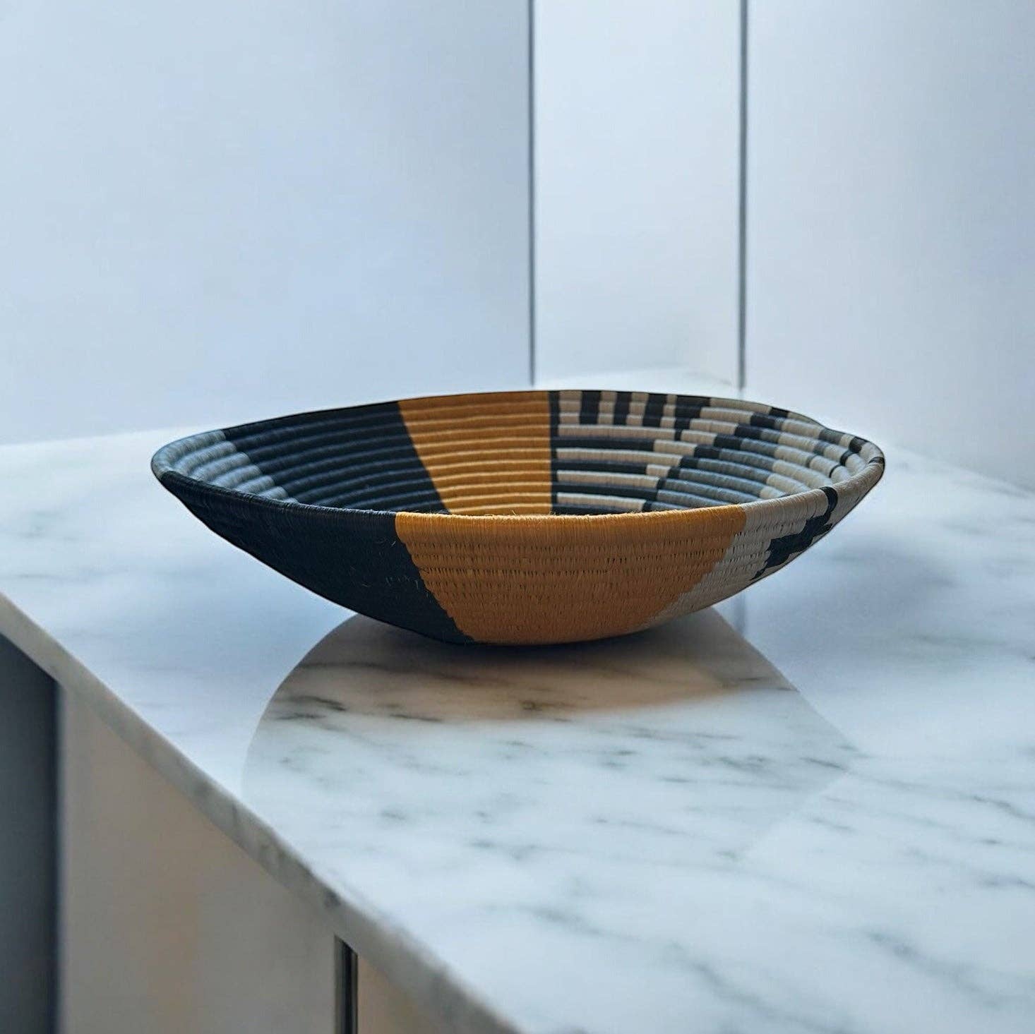 The African Home Goods - Vente Assiettes/plats/bols de décoration - Bol africain du Rwanda - Orange Gris Géo1